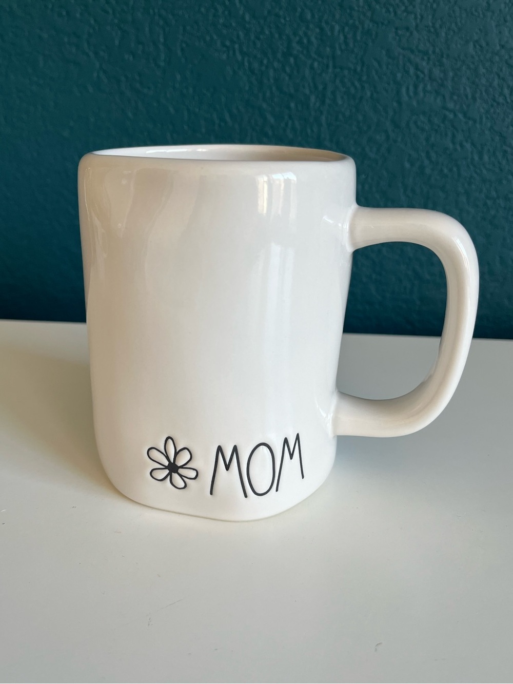 Rae Dunn Mother's Day MOM Daisy Flower Ceramic Mug
